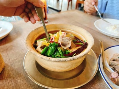 อาหาร หรือ เครื่องดื่ม