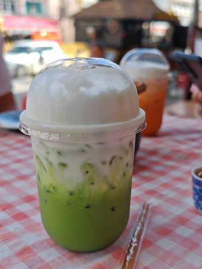 อาหาร หรือ เครื่องดื่ม