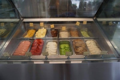 อาหาร หรือ เครื่องดื่ม