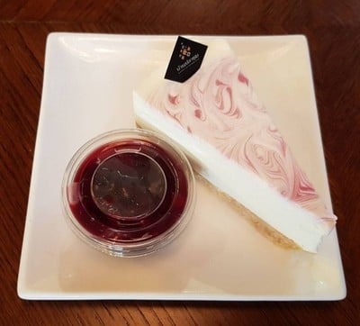 MIXED BERRY CHEESE PIE