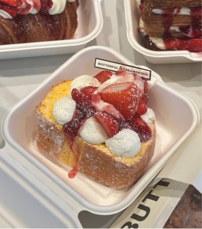 Strawberry Custard Cream Roll