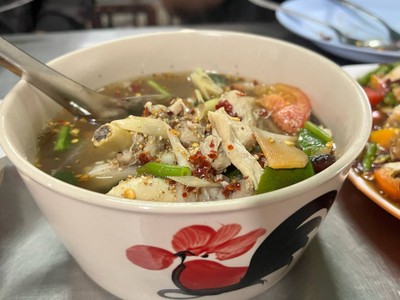 ต้มแซ่บไก่