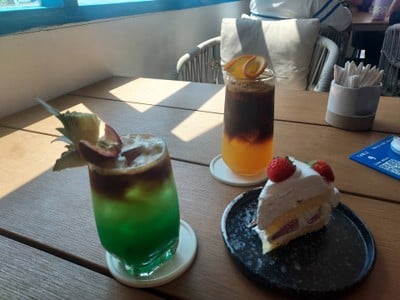 อาหาร หรือ เครื่องดื่ม