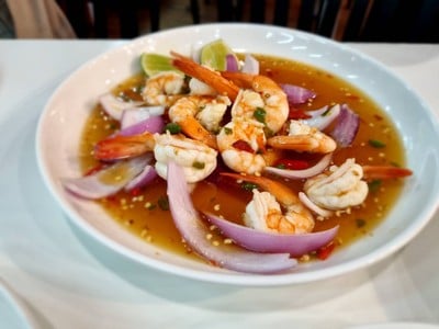 ยำกุ้งสด