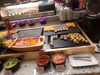 อาหาร หรือ เครื่องดื่ม