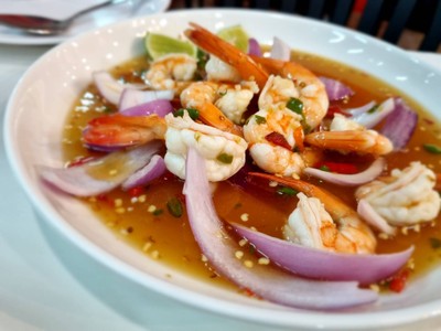 ยำกุ้งสด
