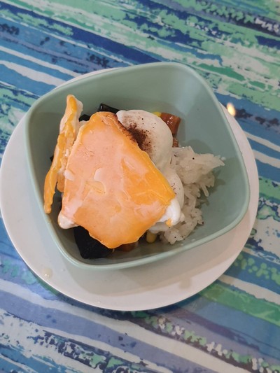 ไอศกรีมกะทิไข่แข็ง+เครื่อง5อย่าง