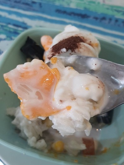 ไอศกรีมกะทิไข่แข็ง+เครือง5อย่าง
