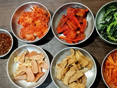 อาหาร หรือ เครื่องดื่ม