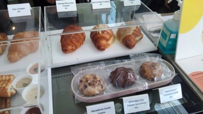 อาหาร หรือ เครื่องดื่ม