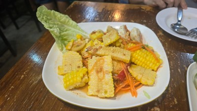 ตำข้าวโพดไข่เค็ม