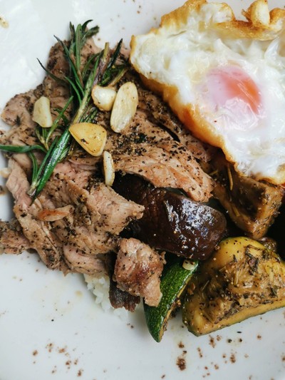 ข้าวเนื้อเนื้อ