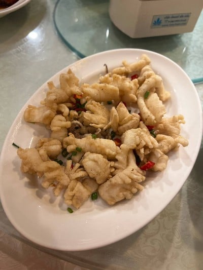 B19 ปลาหมึกผัดพริกเกลือ 椒盐鱿鱼