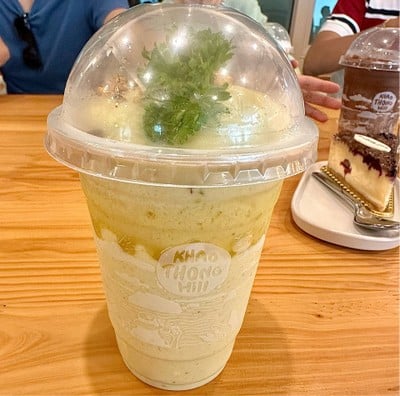 Avocado frappe with Pistachio