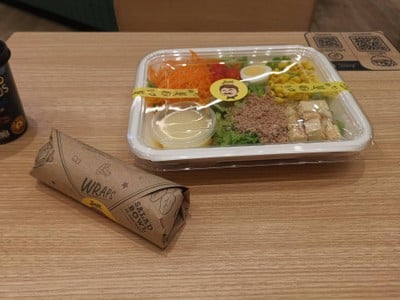 อาหาร หรือ เครื่องดื่ม