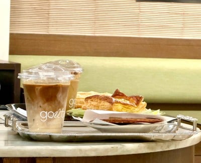 อาหาร หรือ เครื่องดื่ม