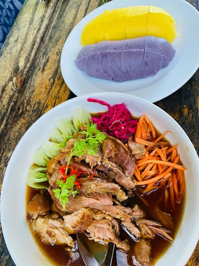 หมูอบหมั่นโถว
