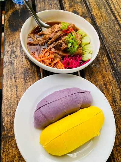 หมูอบหมั่นโถว