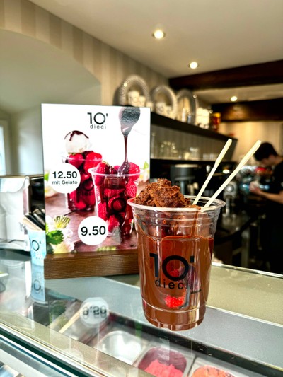 สตอเบอรี่ราดช็อคโกแลต