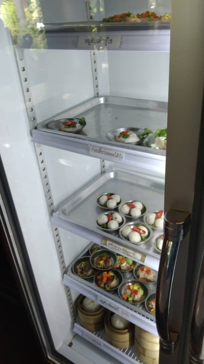 อาหาร หรือ เครื่องดื่ม