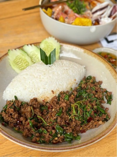 ณ ชล บางแสน