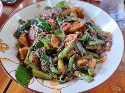 ผัดพริกแกงหมูป่า