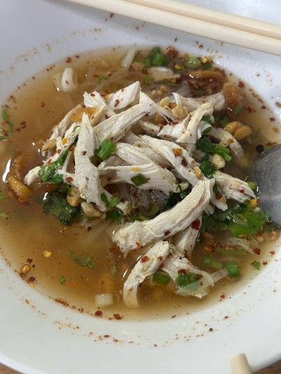 ก๋วยเตี๋ยวไก่ฉีก