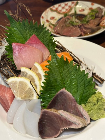 Assorted sashimi