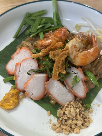 ผัดไทรวม