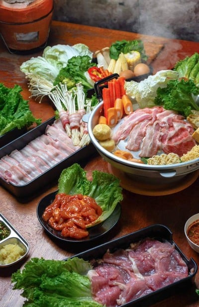 อาหาร หรือ เครื่องดื่ม