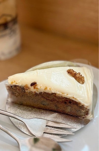 🍰 Carrot Walnut Cake. (Price 85 Baht.)