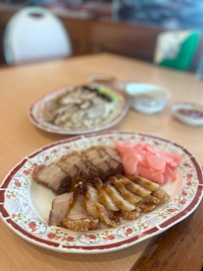 หมูกรอบโกเท้