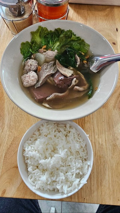 อาหาร หรือ เครื่องดื่ม