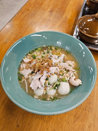 ก๋วยเตี๋ยวหมูต้มยำมะนาว (พิเศษ)