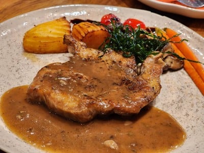 อาหาร หรือ เครื่องดื่ม