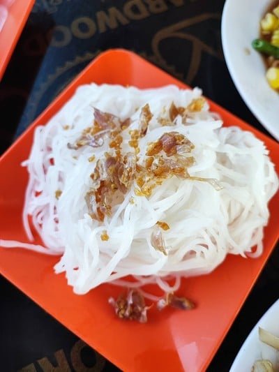 เส้นเล็กลวก