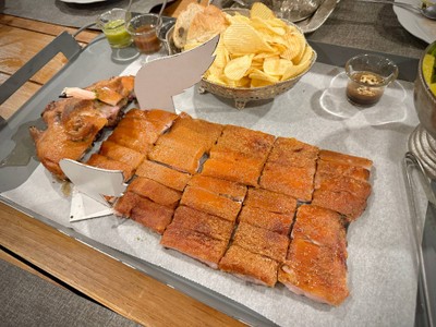 หมูดำหัน (สูตร พรีเมี่ยม) หนังเกล็ดทองกรอบฟูเนื้อฉ่ำนุ่ม