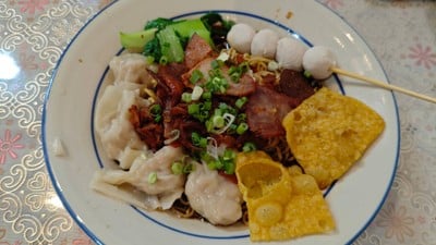 บะหมี่เบตงซอสขลุกขลิก