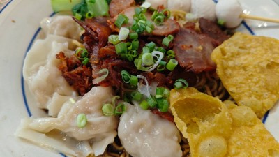 บะหมี่เบตงซอสขลุกขลิก