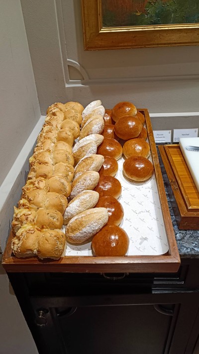 ขนมปัง