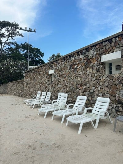 สระว่ายน้ำ/ชายหาด