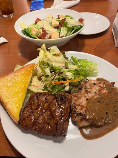 สเต็กหมู Garlic Pork และ Pork Loin