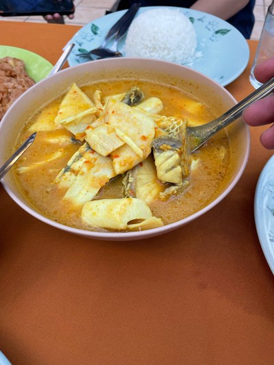 แกงส้มปลากะพง หัวมะพร้าว