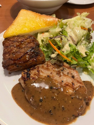 สเต็กหมู Garlic Pork และ Pork Loin