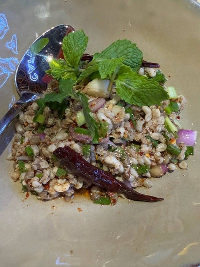 ยำไข่มดแดง