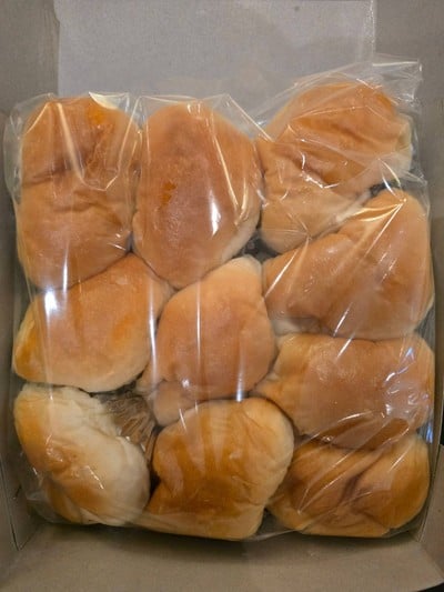 ขนมปังสังขยาใบเตย (กล่องใหญ่ 10 ชิ้น)