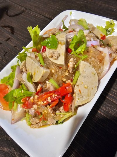 ยำวุ้นเส้น2หมู (ยอ+สับ)