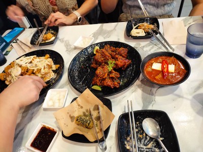 อาหาร หรือ เครื่องดื่ม