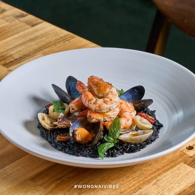 Fleur Cafe & Eatery (เฟลอ คาเฟ่) -