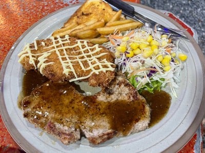 สเต็กหมูพริกไทยดำ + ไก่ทอด